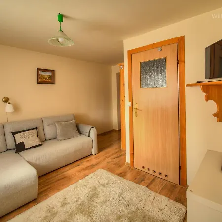 Knieja Bed and Breakfast 3*