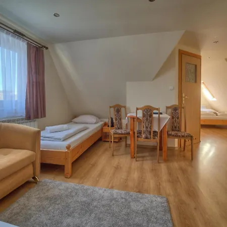 Knieja Bed and Breakfast