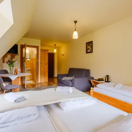 Knieja Bed & Breakfast 3*