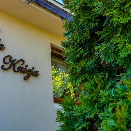 Knieja 住宿加早餐酒店