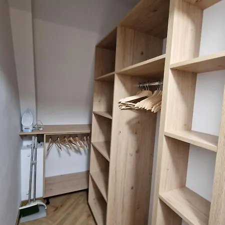 Knieja Bed & Breakfast 3*