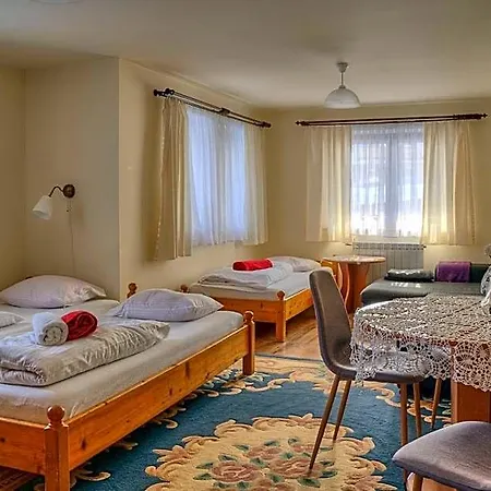 Knieja Bed and Breakfast 3*