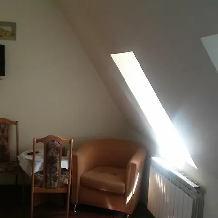 Knieja Bed and Breakfast