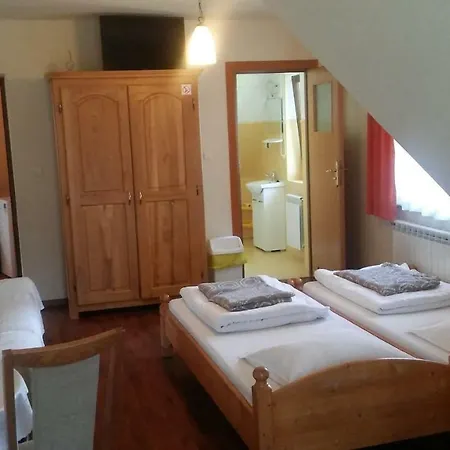 Knieja Bed and Breakfast 3*