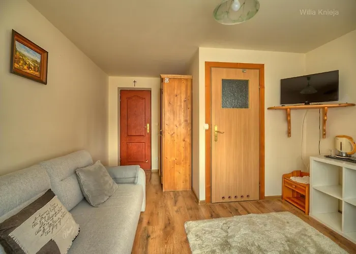 Knieja 住宿加早餐酒店 穆扎希赫尔