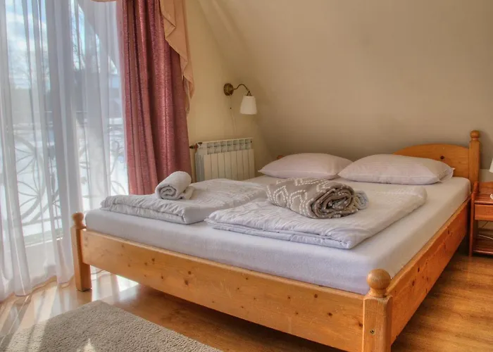 Knieja 住宿加早餐酒店 3*