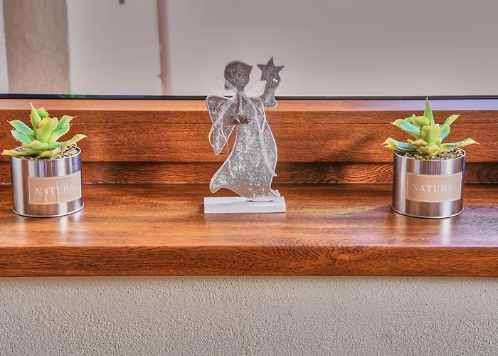 住宿加早餐酒店 Knieja 穆扎希赫尔