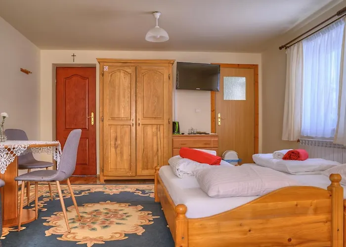 Knieja 住宿加早餐酒店 穆扎希赫尔