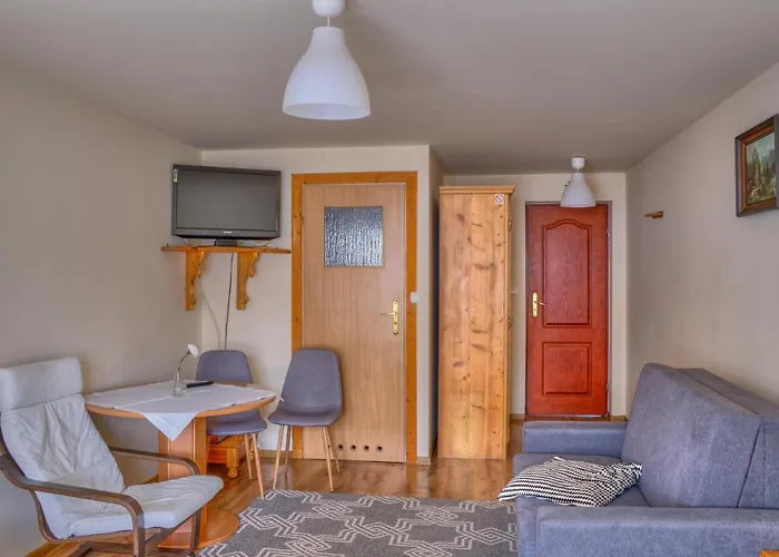 Knieja 住宿加早餐酒店 穆扎希赫尔