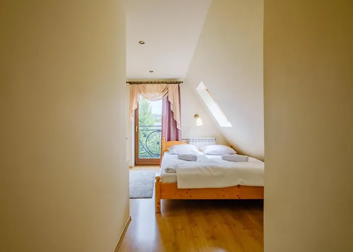 住宿加早餐酒店 Knieja