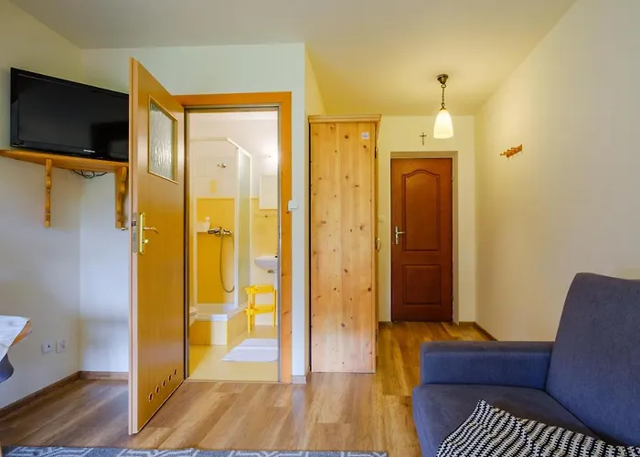 Knieja 住宿加早餐酒店 穆扎希赫尔