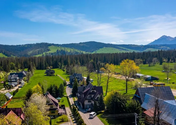 住宿加早餐酒店 Knieja 穆扎希赫尔