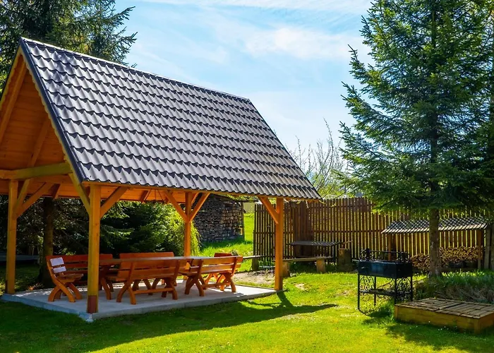 住宿加早餐酒店 Knieja 穆扎希赫尔