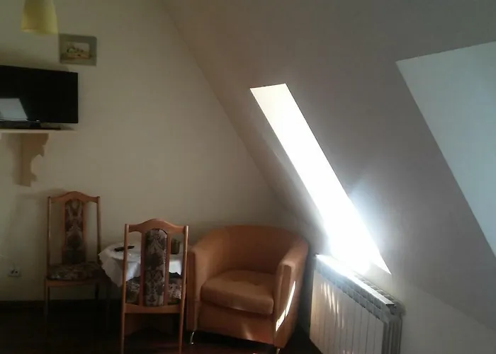 Knieja 住宿加早餐酒店